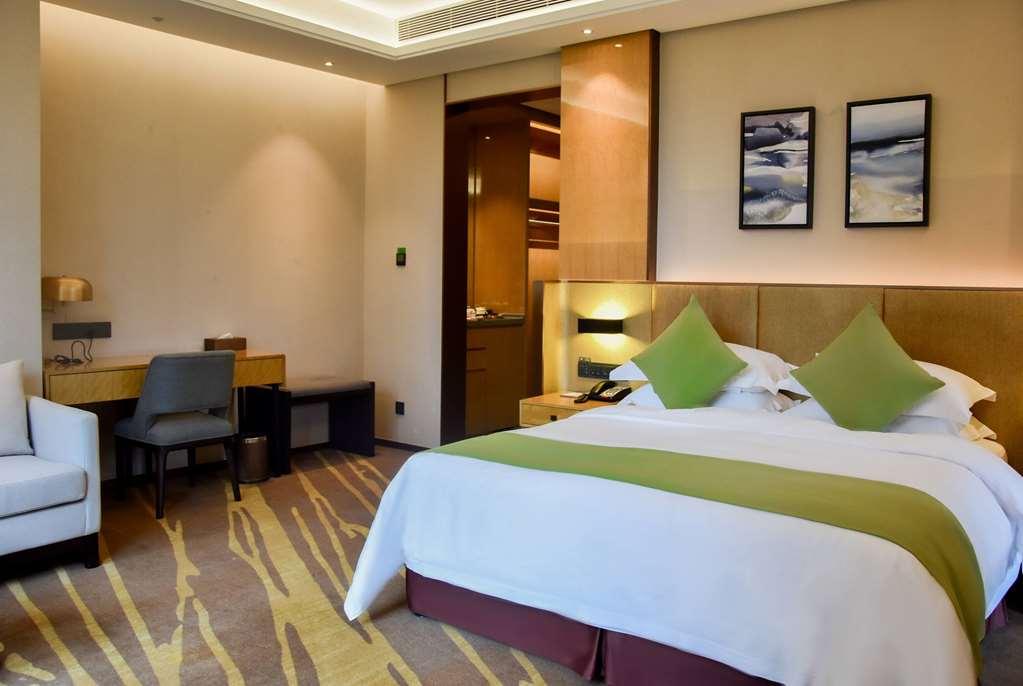 Leshan Ramada Hotel Værelse billede